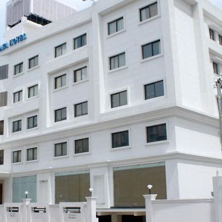 Hampshire Plaza Hyderabad Exterior foto