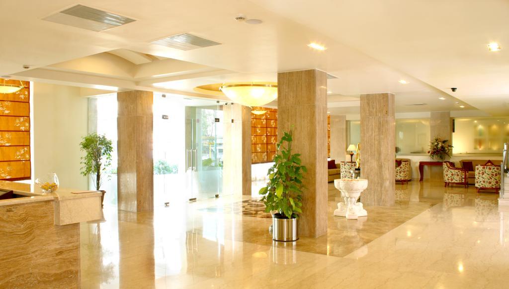 Hampshire Plaza Hyderabad Exterior foto