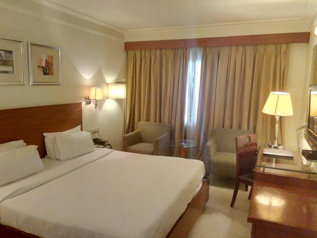 Hampshire Plaza Hyderabad Exterior foto