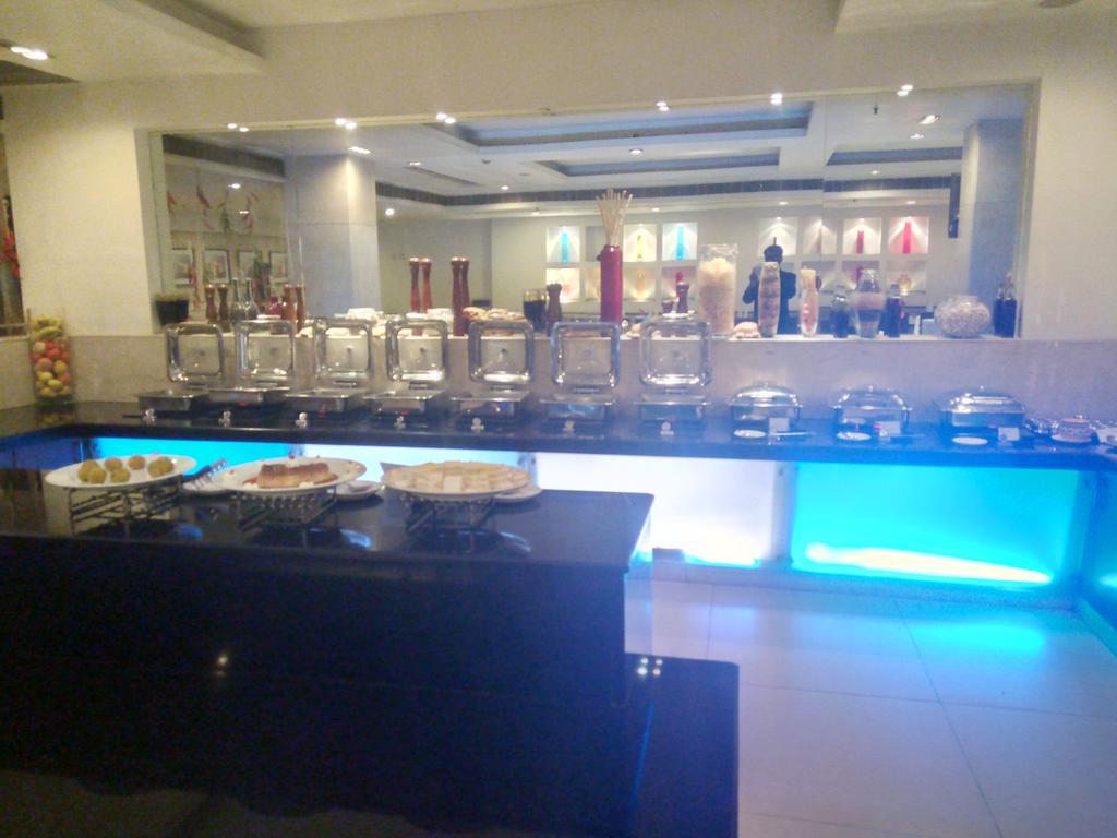 Hampshire Plaza Hyderabad Exterior foto