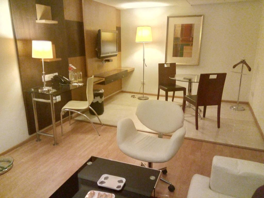 Hampshire Plaza Hyderabad Exterior foto