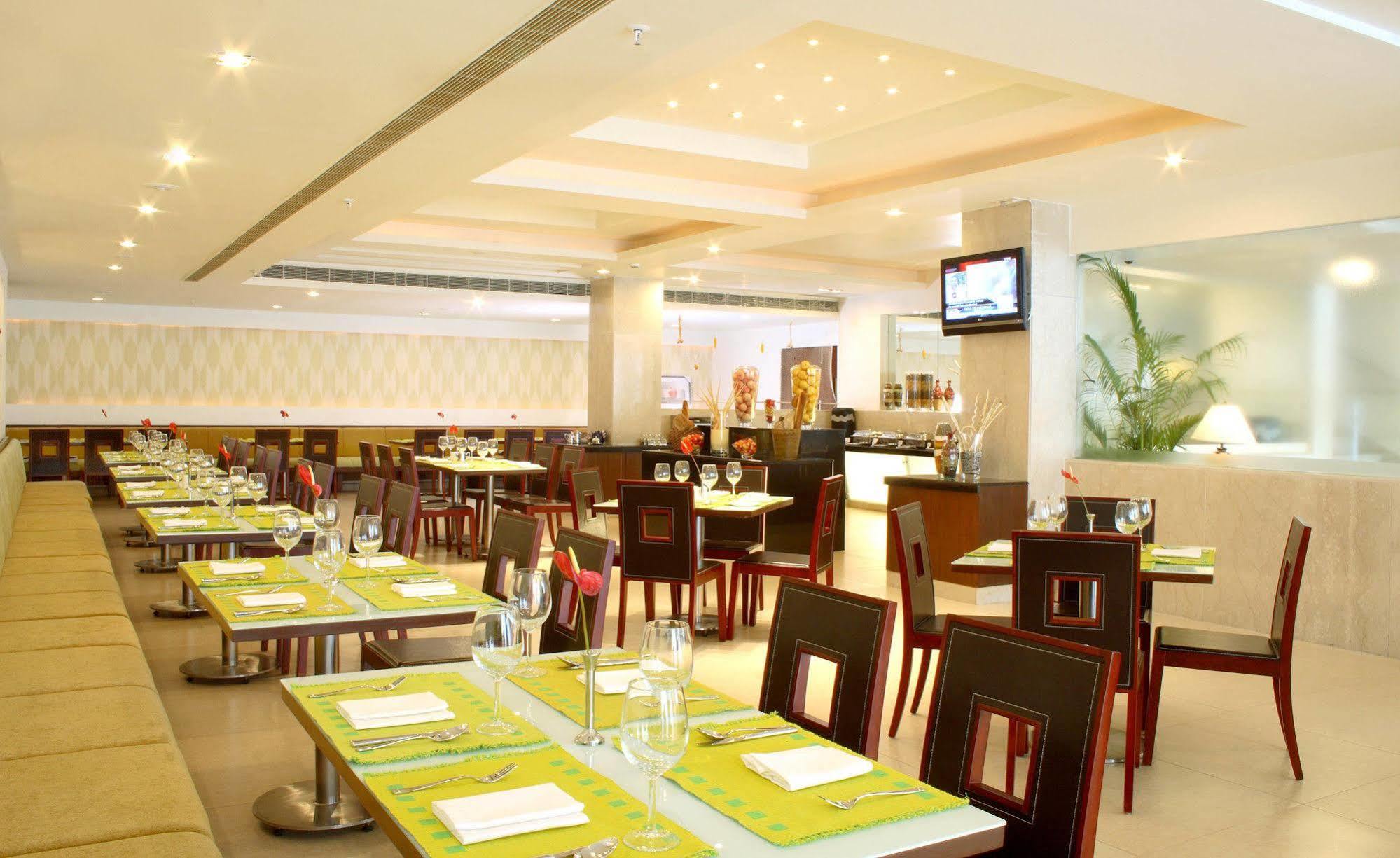 Hampshire Plaza Hyderabad Exterior foto