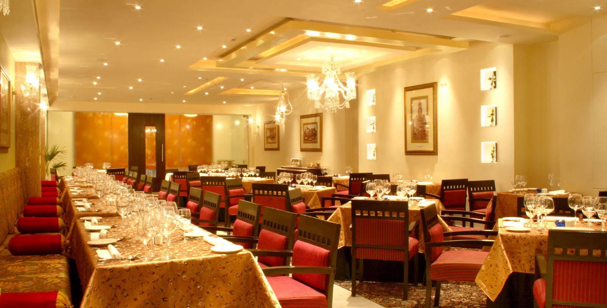 Hampshire Plaza Hyderabad Exterior foto