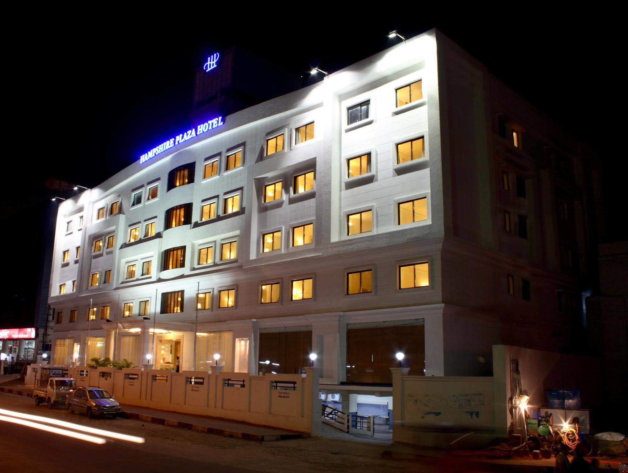 Hampshire Plaza Hyderabad Exterior foto