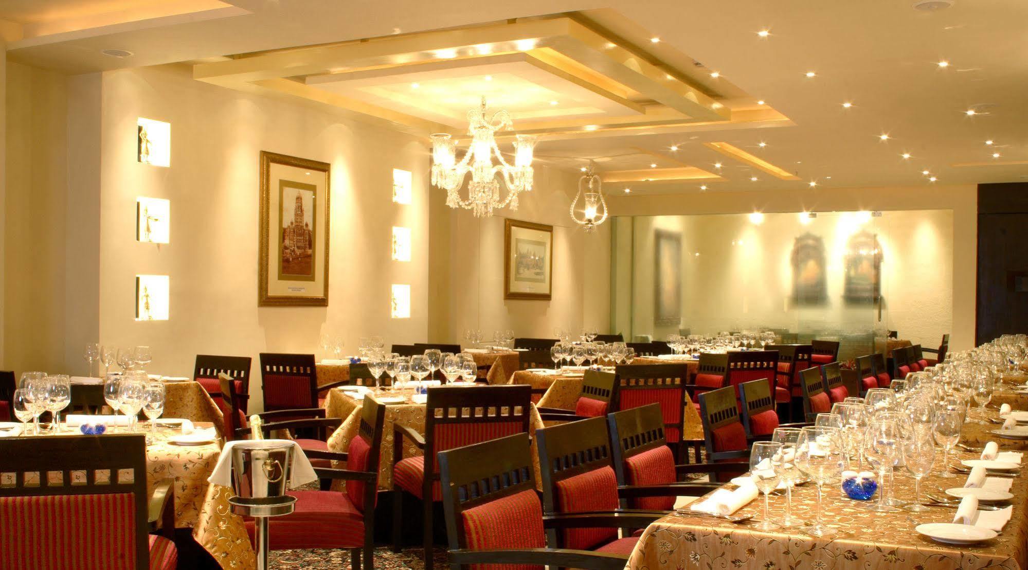 Hampshire Plaza Hyderabad Exterior foto